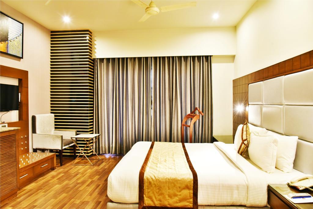 Sawera Grand होटल Amritsar